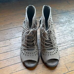 Vince Camuto Taupe Suede Cutout Lace-Up Peep Toe Ankle Boots